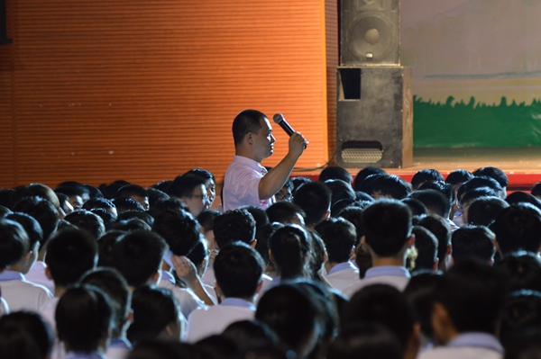 平阳:全民禁毒教育专场宣传晚会昨晚在鳌江举