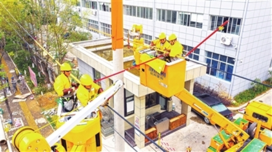 乐清:首次独立完成带电撤杆立杆
