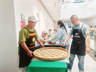 美食会友 两地“走亲” 这场舌尖对决让市民大饱口福