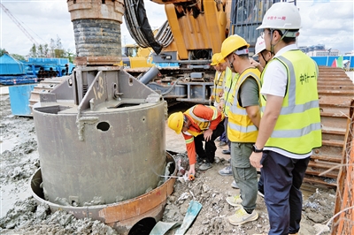 温福高铁瓯江公铁大桥首根铁路桥桩基开钻